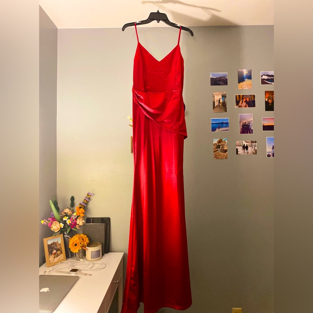 Windsor red floor length evening gown/prom dress size L